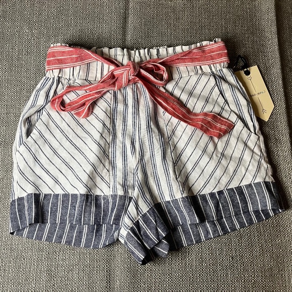 Womens stripe shorts size medium NWT - Picture 1 of 10